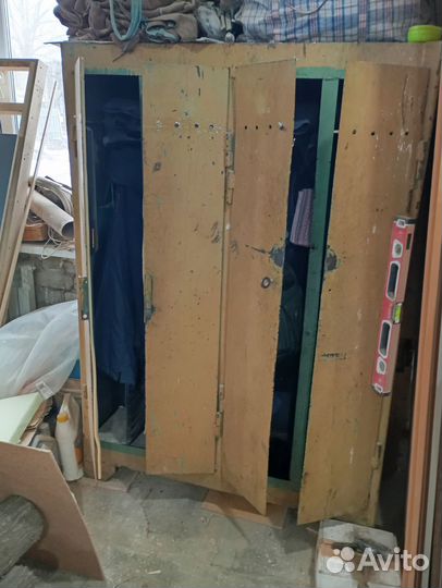 Шкаф металлический для одежды бу