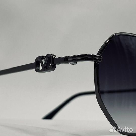 Очки солнцезащитные Valentino 2 расцветки