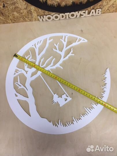 Панно Девочка на качелях