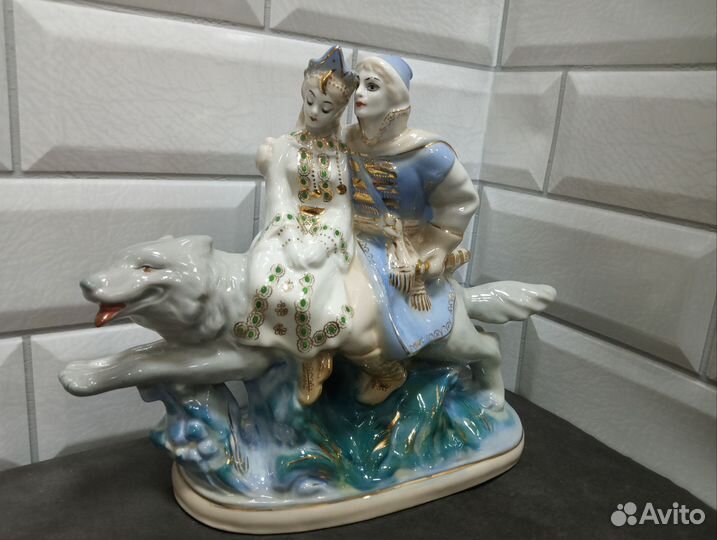 Статуэтка иван царевич на сером волке Гжель