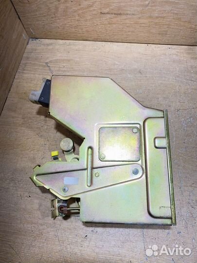 Замок сдвижной правой двери Transit Connect ZD81