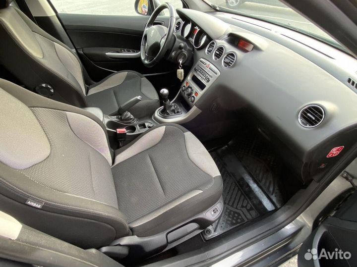 Peugeot 308 1.6 МТ, 2012, 111 000 км