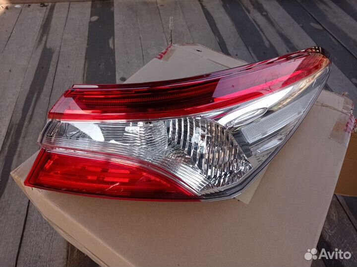 Стоп правый оригинал тойота камри 70
