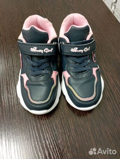 Кроссовки для девочки 28