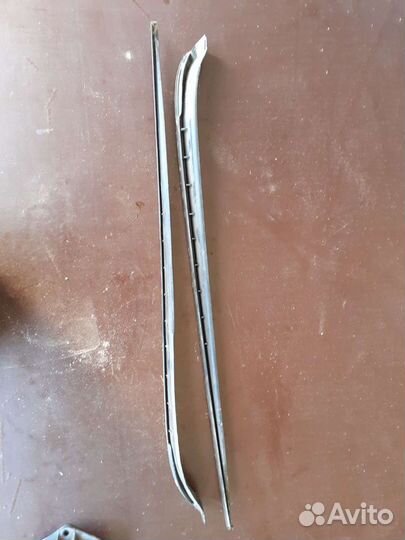 Молдинг лобового стекла Фольксваген Гольф 5 Plus