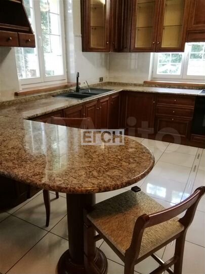 Коттедж 460 м² на участке 25 сот.