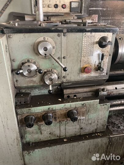 Токарно-винторезный станок 16д25 рмц1000