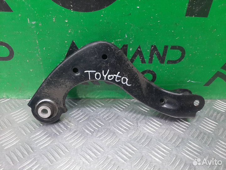 Рычаг подвески верхний задний правый Toyota Camry
