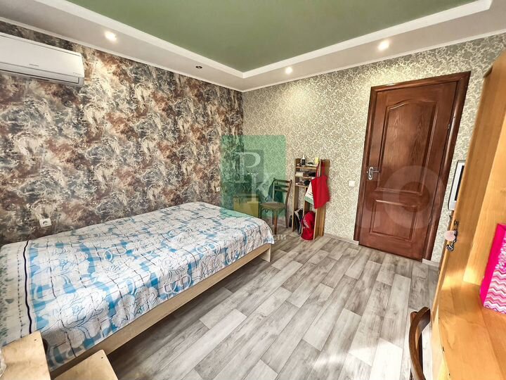 3-к. квартира, 72 м², 1/2 эт.