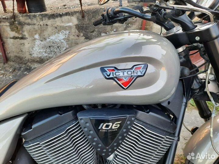 Эмблема на мотоцикл Victory