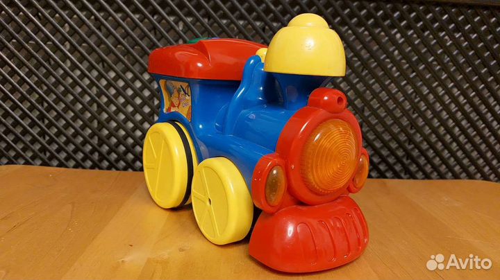 Паровоз с музыкой и светом