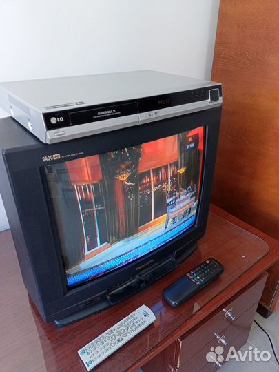 Телевизор с видеомагнитофоном