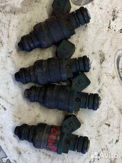 Форсунка топливная Volkswagen Golf 4