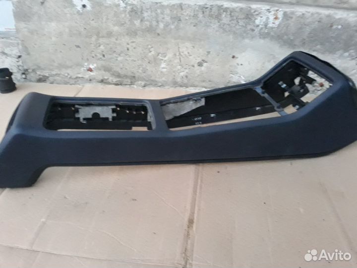 Средняя консоль Audi A8 D3