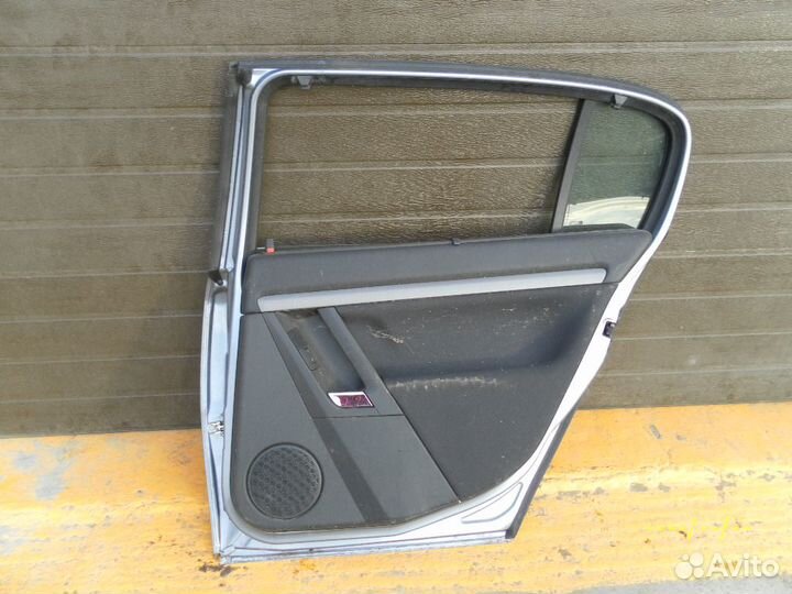 Дверь задняя правая Opel Vectra C signum универсал