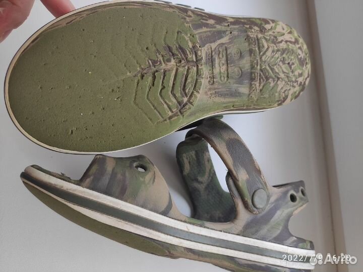 Сандалии Crocs