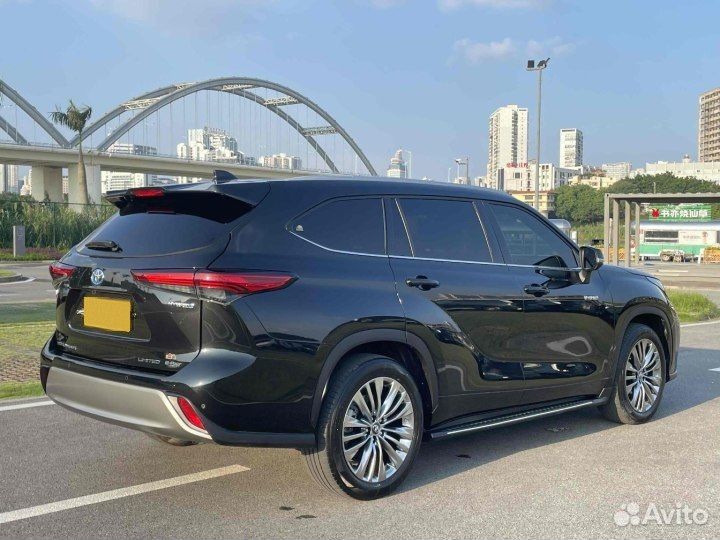 Toyota Highlander 2.5 AT, 2022, 44 000 км