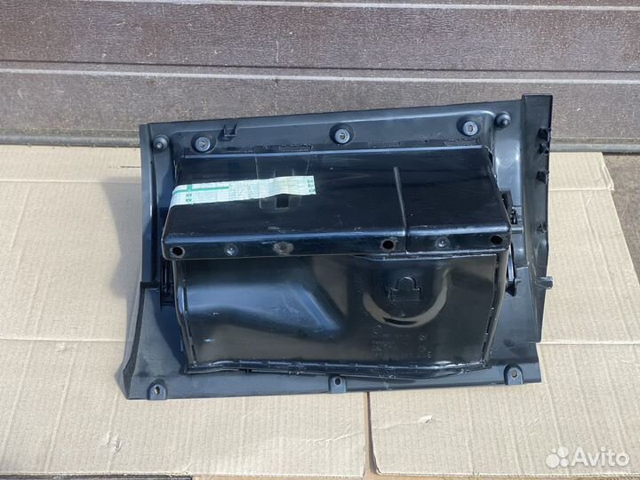 Бардачок Volkswagen Golf 4