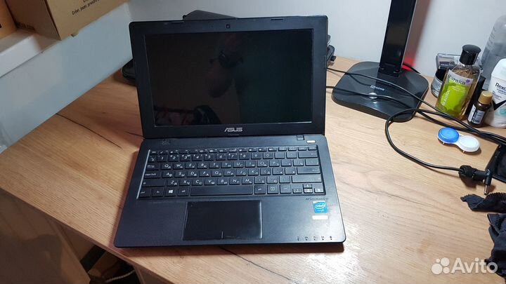 Продам ноутбук Asus X200M, экран 11.6