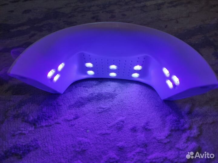 Лампа для сушки ногтей