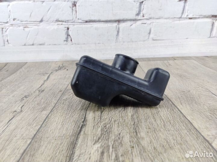 Резонатор воздушного фильтра Carina E 1992-1997