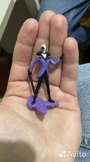 Супер злодей Мотылек из серии киндер леди баг