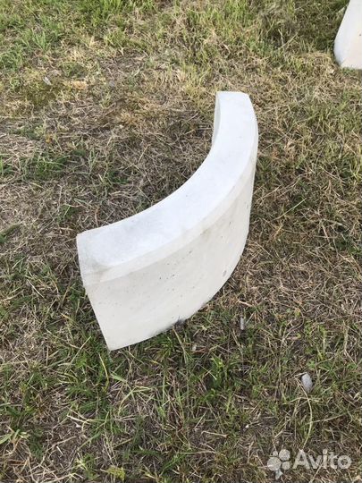 Бетонная клумба