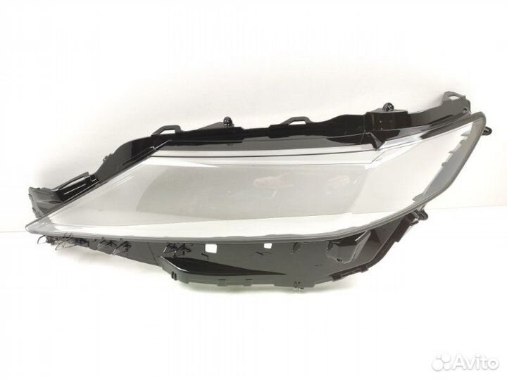 Стекло фары левое Toyota Camry V70 2017