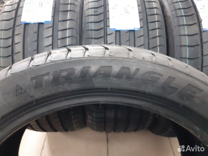 Triangle EffeXSport TH202 265/35 R18 и 245/40 R18 97Y