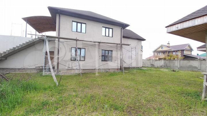 Дом 305,7 м² на участке 10 сот.