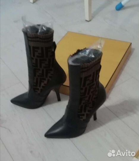 Полусапожки Fendi