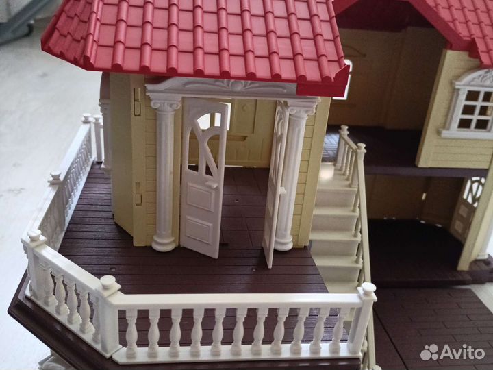 Домик кукольный