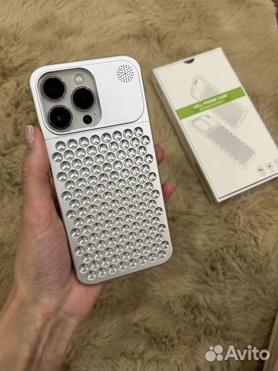 Алюминиевый чехол на iPhone 13 Pro