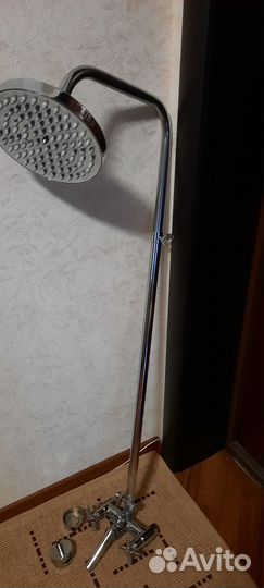 Душевая стойка со смесителем