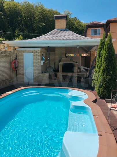 Комната 20 м² в 5-к., 1/2 эт.