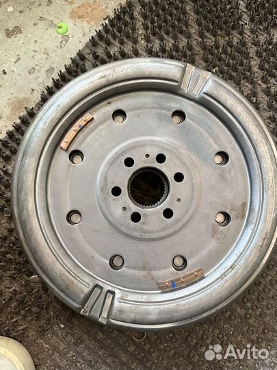 Маховик 03C 105 266 F