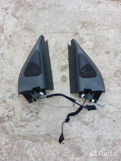 Заглушки треугольники с динамиками VW Passat B6