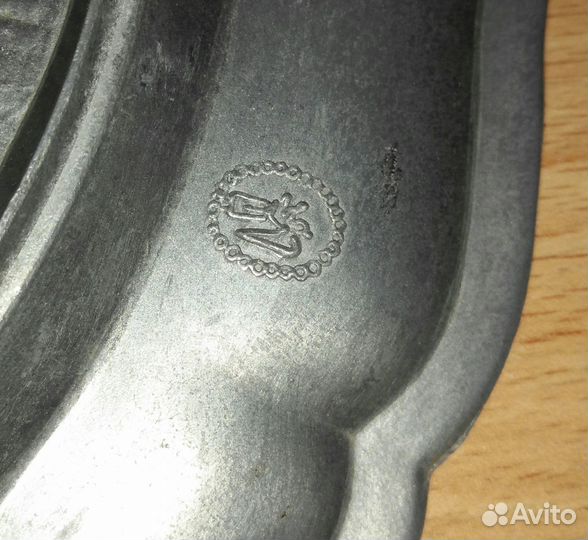 Старинное антикварное оловянное блюдо. Германия