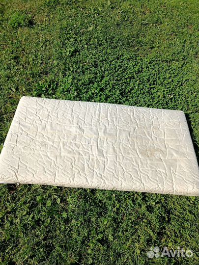 Детская кроватка с 2 матрасами