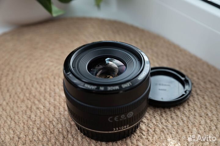 Canon EF 35mm f 2.0