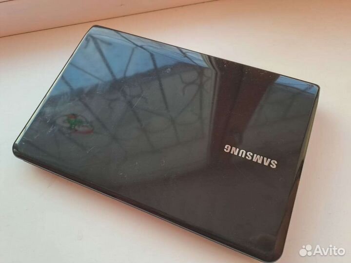 Нетбук Samsung NP-NC110