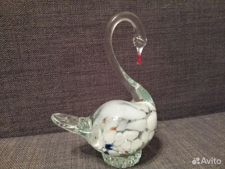 Лебеди из цветного гутного стекла винтаж