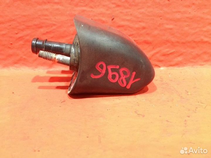 Форсунка омывателя фар Mitsubishi Pajero Sport 1