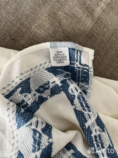 Скатерть с голубыми чайниками