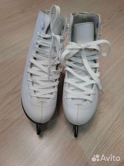 Женские фигурные коньки