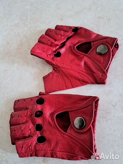 Перчатки без пальцев женские