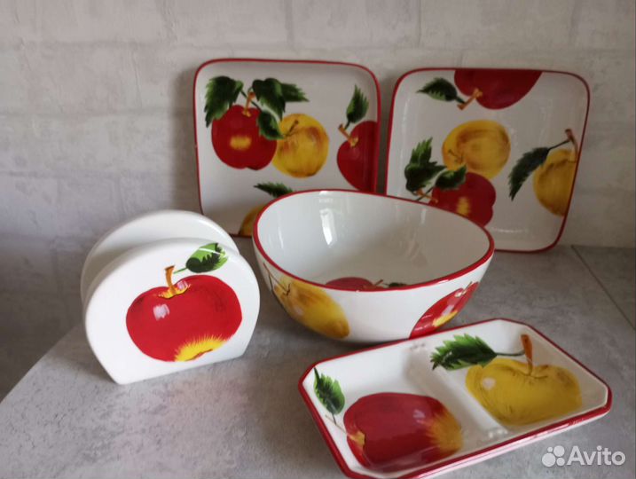 Набор столовой посуды новый