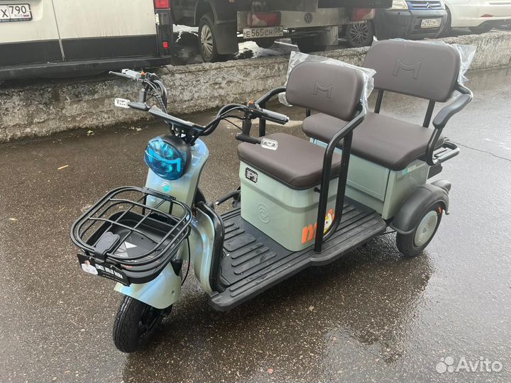 Электрический трицикл трехместный