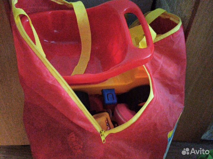 Детские вещи и игрушки