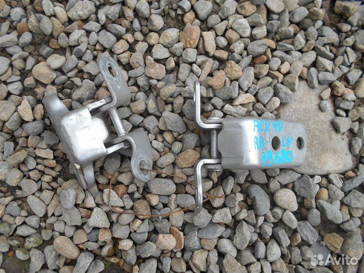 Петля дверная задняя левая Toyota Camry ACV40